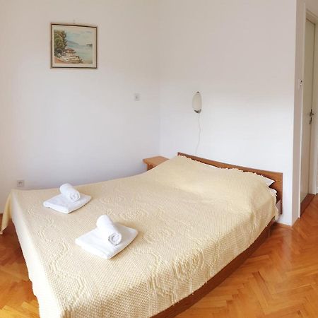 Apartments Lucija Stari Grad  Bagian luar foto