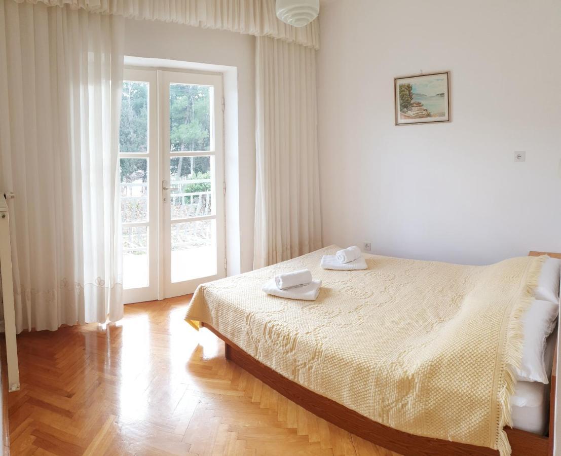 Apartments Lucija Stari Grad  Bagian luar foto