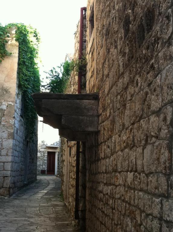 Apartments Lucija Stari Grad  Bagian luar foto