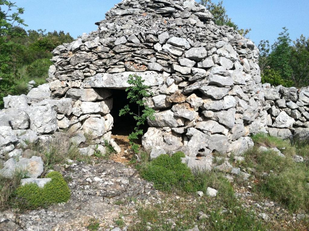 Apartments Lucija Stari Grad  Bagian luar foto